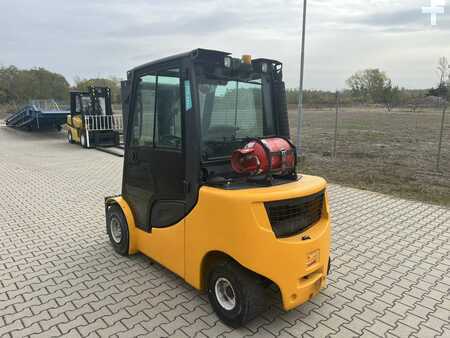 Treibgasstapler 2013  Jungheinrich TFG35S (2)