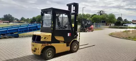 Chariots élévateurs diesel 2018  Yale GDP25MX (2)