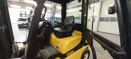 Chariots élévateurs diesel 2018  Yale GDP25MX (3)