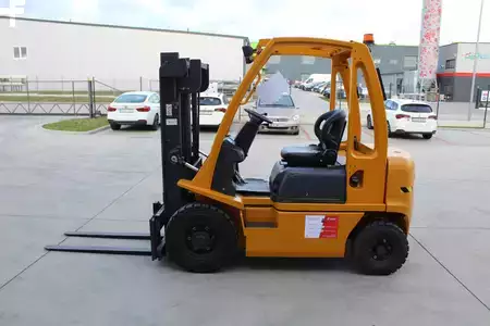 Diesel truck 2015  TCM FD20-E1 (1)
