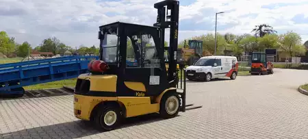 Gázüzemű targoncák 2018  Yale GLP30MX (2)