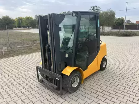 Treibgasstapler 2013  Jungheinrich TFG435S (1)