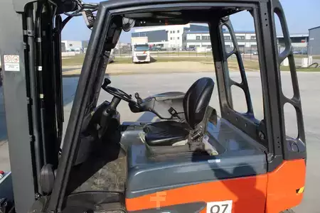 Elektromos 4 kerekű 2013  Linde E25L - 01 (4)