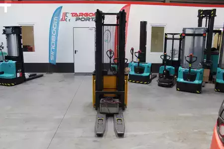 Stacker pedestre 2011  OM CN20 (NEW BATTERY) (2)