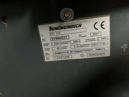 Schubmaststapler 2001  Jungheinrich ETV216 (8) 