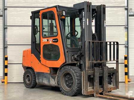 Carrelli elevatori diesel 2015  Doosan D35C-7 (1)