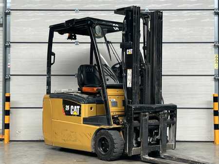Eléctrico - 3 rodas 2014  CAT Lift Trucks EP20PNT (1)