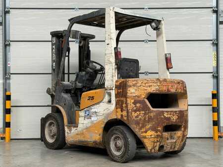 Dieselový VZV 2003  TCM FD 25 (2)