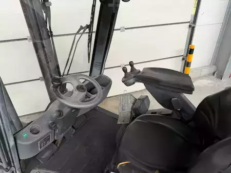 Dízel targoncák 2010  Linde H16D-01 (3)