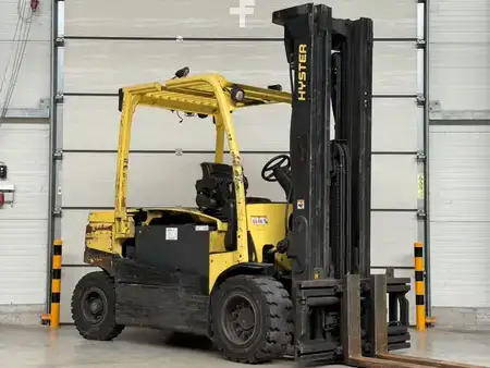 Carrelli elettrici 4 ruote 2013  Hyster J5.0XN (1)