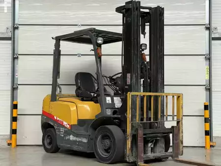 Dízel targoncák 2012  TCM FD25T3 (1)