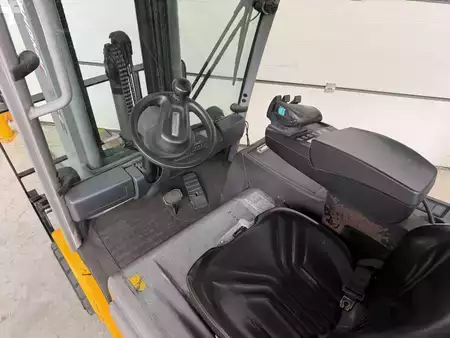 Eléctrica de 4 ruedas 2019  Jungheinrich EFG 320 (3)