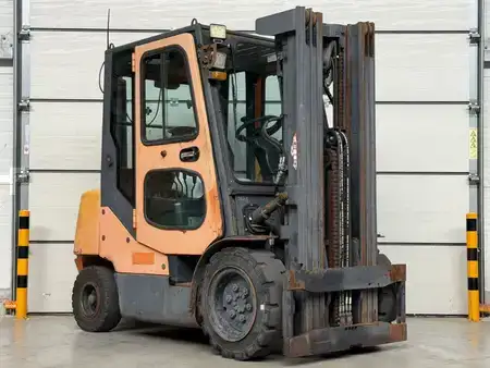 Diesel truck 2010  Doosan D35C-5 (1)