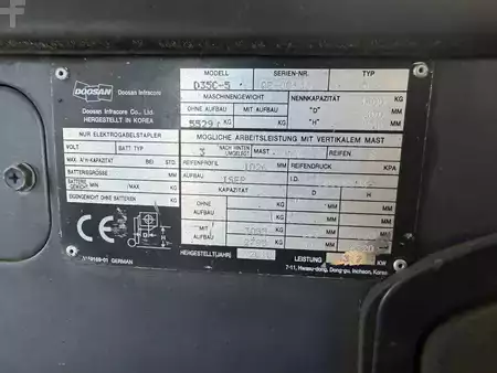 Diesel truck 2010  Doosan D35C-5 (5)