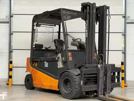 Elektro 4 Rad 2006  Still R60-50 (1)