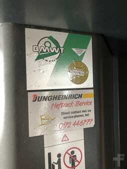 Wózki do eksploatacji w wąskich korytarzach 2001  Jungheinrich ETX-K150 (8) 