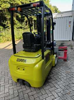 Chariots électriques à 3 roues 2021  Clark GTX20S (7)