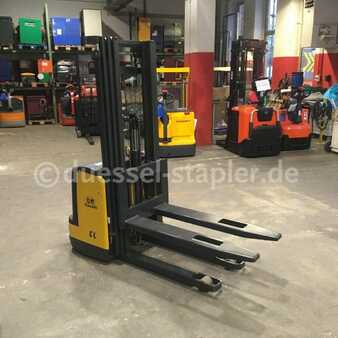 Stapelaars 2006  OM CL 10.50 - Containerf/Freihub/ HH4.1850 mm (2)
