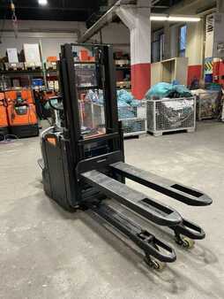 Stacker pedestre 2016  BT SPE 200 D (6)