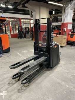 Stacker pedestre 2016  BT SPE 200 D (7)