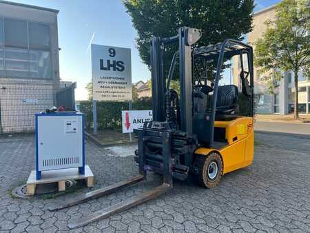 Eléctrico - 3 rodas 2012 Jungheinrich EFG110 (1)