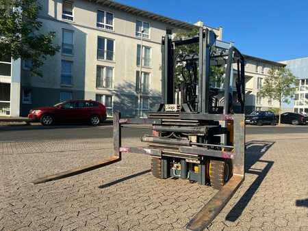 Eléctrico - 3 rodas 2012 Jungheinrich EFG110 (2)