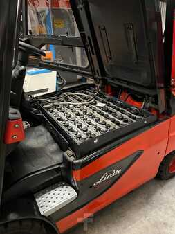 El Truck - 4-hjul 2019  Linde E30 (5)