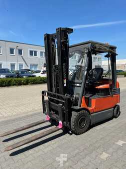 Eléctrico - 4 rodas 2011 Toyota 7FBMf25 (1)