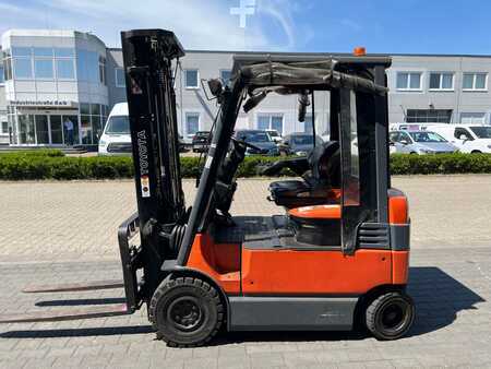 Eléctrico - 4 rodas 2011 Toyota 7FBMf25 (2)