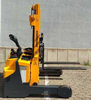 Stacker pedestre 2017 Jungheinrich ERV308 (1)