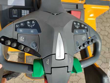 Stacker pedestre 2017 Jungheinrich ERV308 (4)