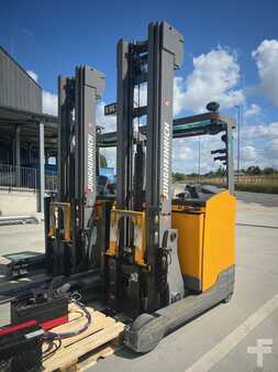 Retráctil 2017  Jungheinrich ETV216 (1)