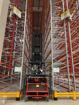 Schmalgangstapler 2022  Linde K (14)