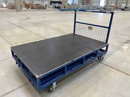 Schmalgangstapler 2022  Linde K (7)