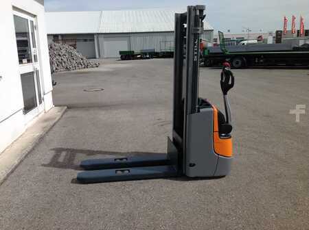 Stapelaars 2014 Still EXV10 mit Ravas Waage (2)