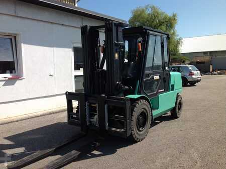 Diesel Forklifts 2008  Mitsubishi FD50K (2)