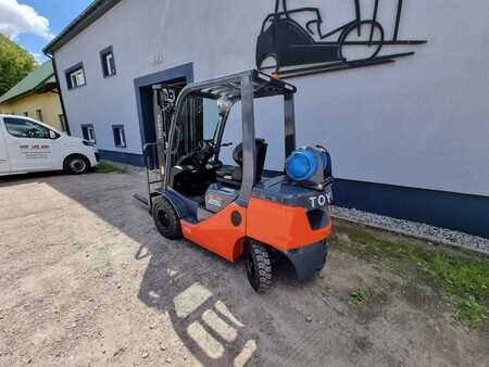 Propane Forklifts 2022  Toyota 02-8FGF25 (3)