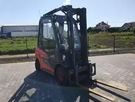 Wózki gazowe 2021 Linde H25T (1)