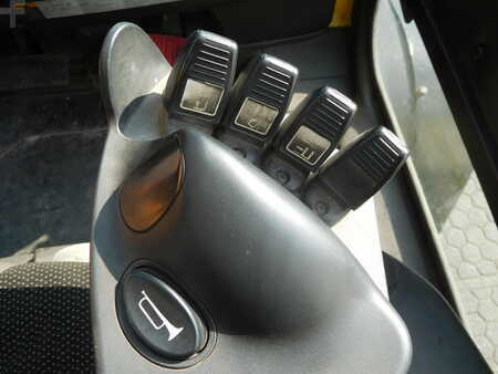 Treibgasstapler 2011  Hyster H8.0FT9 (5)