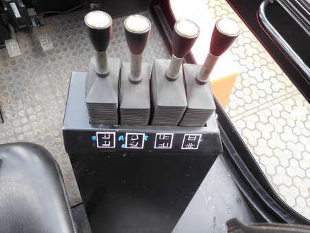 Elektryczne 4-kołowe 2007  Raniero RH100 (5)