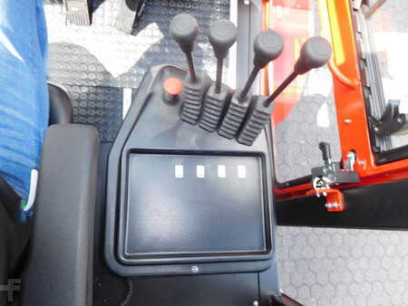 Elektryczne 4-kołowe 2025  Raniero AC120-6-CO-HT (5)