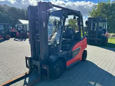 Wózki gazowe 2020  Linde H 25 T (2)