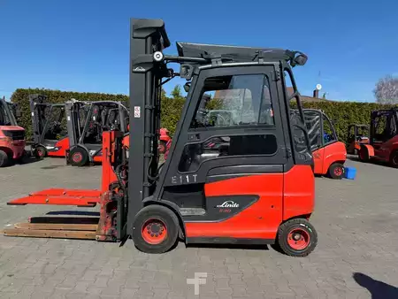 Elektryczne 4-kołowe 2020  Linde E 30 H 01 - 600 (3)