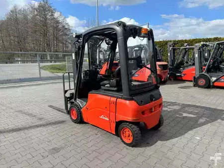 Elektryczne 4-kołowe 2011  Linde E 16 P 386 (8)