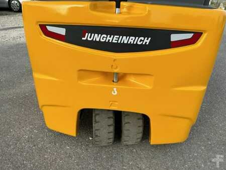 Carrelli elettrici 3 ruote 2017  Jungheinrich EFG 218 (6)