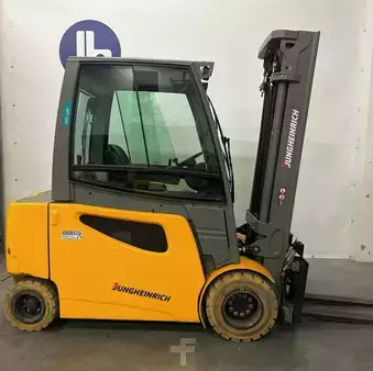 Elektromos 4 kerekű 2023  Jungheinrich EFG S30 (1)