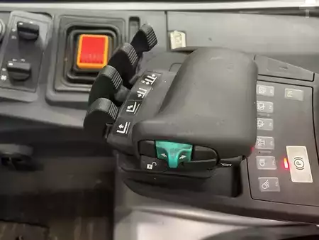 Elektromos 4 kerekű 2023  Jungheinrich EFG S30 (4)