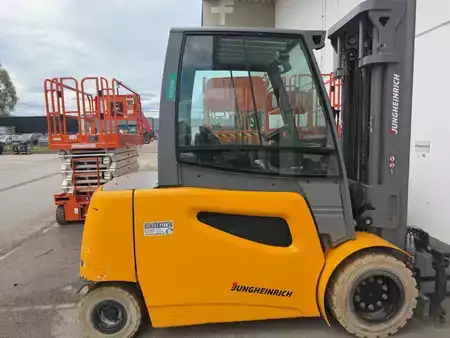 Elektro čtyřkolový VZV 2023  Jungheinrich EFG 550 (1)