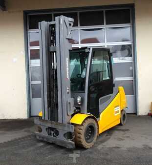 Carrelli elettrici 4 ruote 2018  Jungheinrich EFG 550 (1)