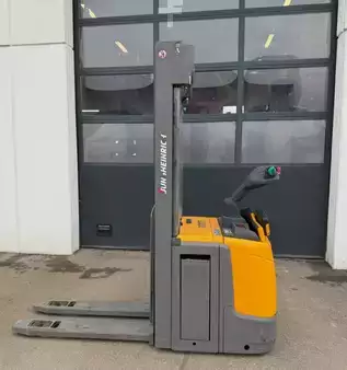 Stapelaars 2018  Jungheinrich ERC 216z (1)